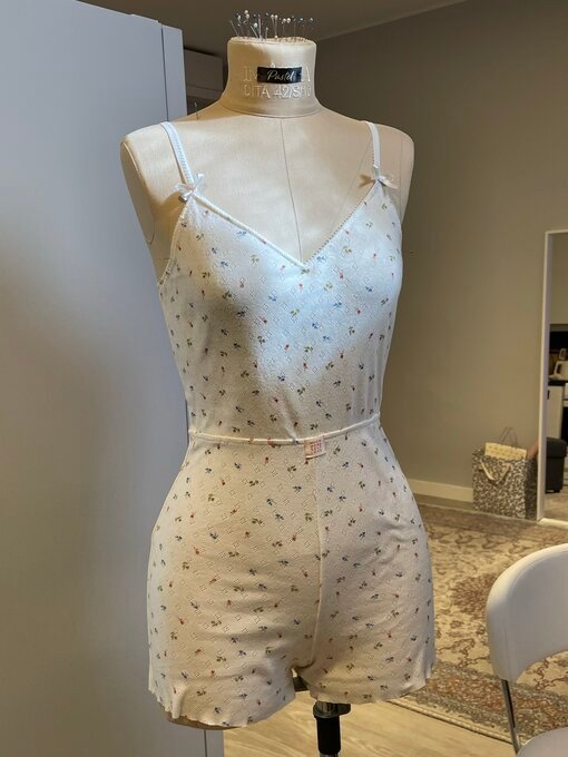 Romper — Pointelle blomsterprint