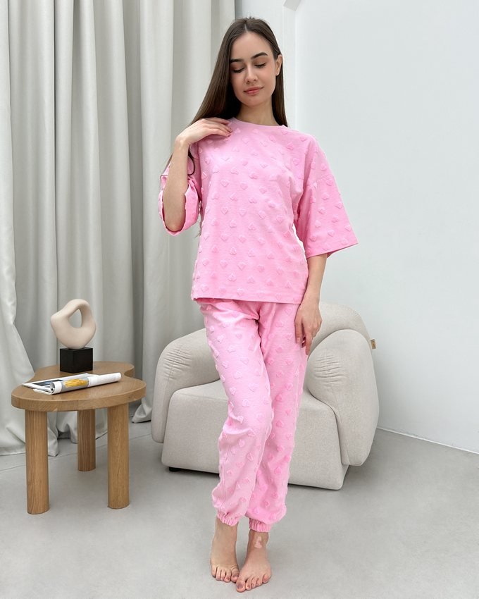Rosa t-skjorte og bukse i jersey med frottéhjerter